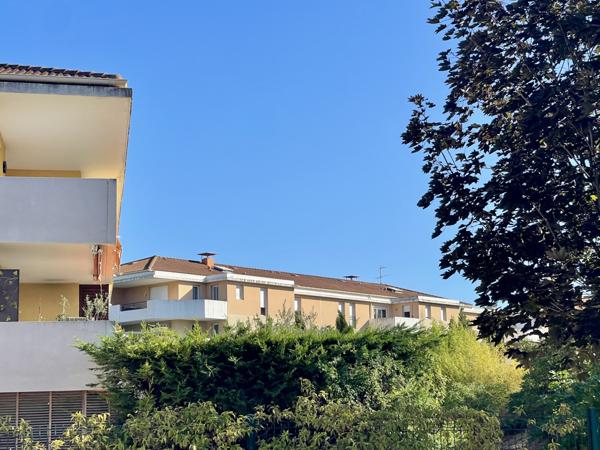 Chateau gombert (13013) Superbe T3 en duplex avec grande terrasse et garage à Château-Gombert