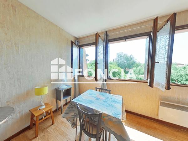 Location Studio meublé 27.66 m² - RES.LAFONTAINE Cahors 46000