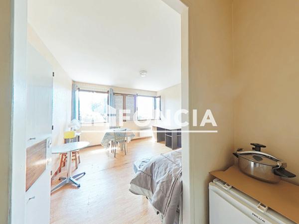 Location Studio meublé 27.66 m² - RES.LAFONTAINE Cahors 46000