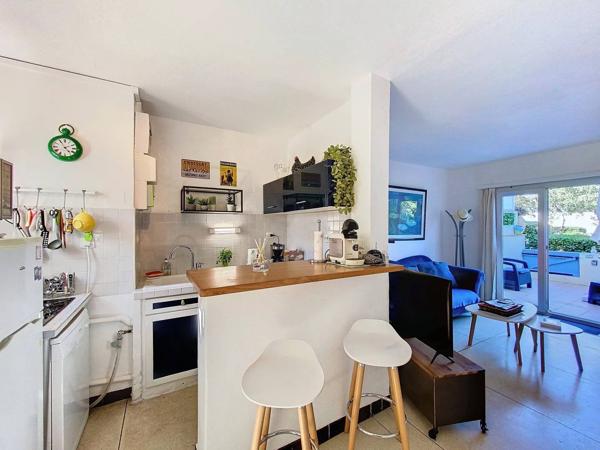 Mazet en bord de mer, les issambres