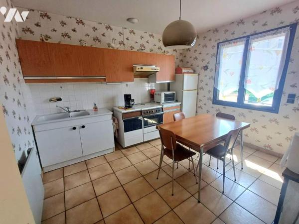 Maison sur sous sol Centre Montrond les Bains