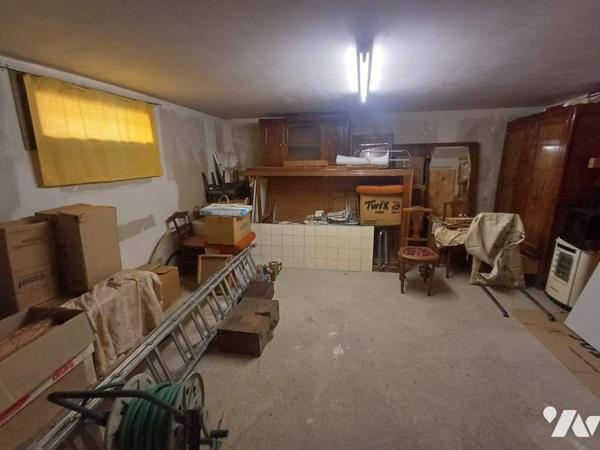 Maison sur sous sol Centre Montrond les Bains