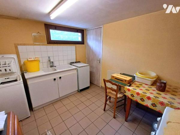 Maison sur sous sol Centre Montrond les Bains