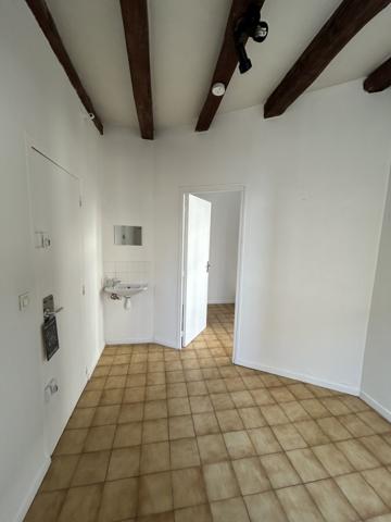 LOCAL Commerical ou professionnel 12.5m2 SAINTES (17100)