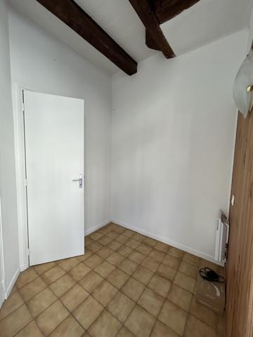 LOCAL Commerical ou professionnel 12.5m2 SAINTES (17100)