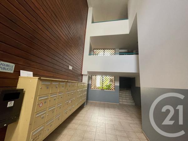 Appartement F2 à vendre  2 pièces - 35 m2 STE SUZANNE - 974