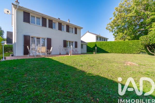 Maison à vendre 6 pièces 147 m² Saint-Fargeau-Ponthierry
