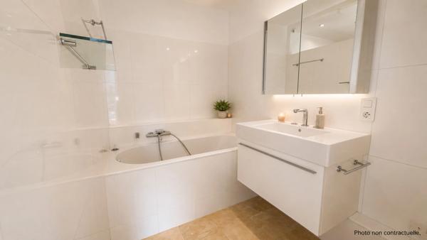 Appartement 3 pièces avec rooftop et deux box fermés SAINT TROPEZ (83)