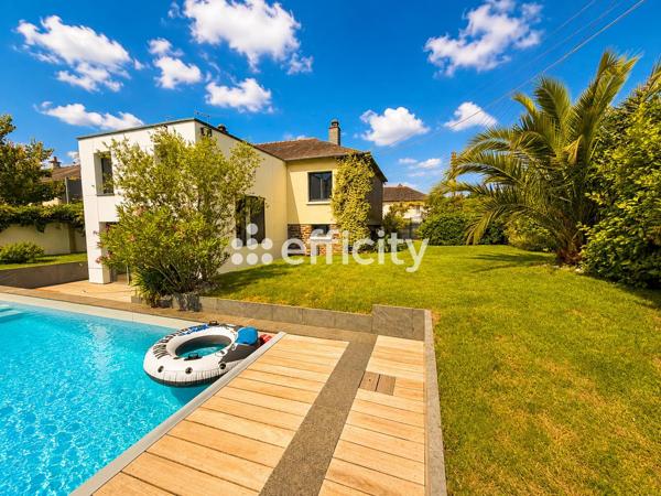Maison
         5 pièces
        - 160 m² 675 000 € *