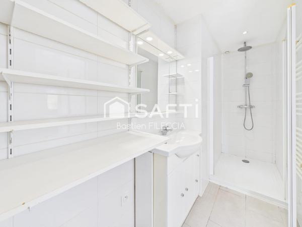Ensemble 237 m2! Visite virtuelle + plans métrés!
