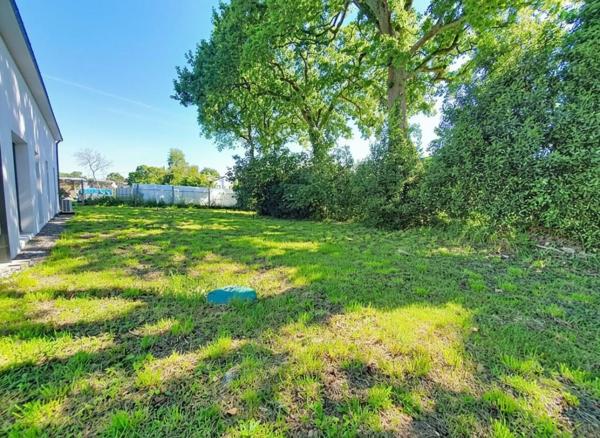 GUIDEL : Maison neuve dans un environnement verdoyant