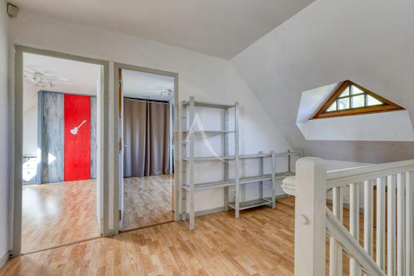 Maison familiale 5 chambres avec vie de plain-pied et beau jardin