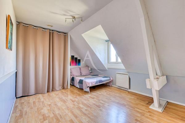 Maison familiale 5 chambres avec vie de plain-pied et beau jardin