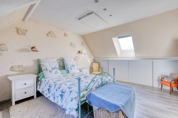 Maison familiale 5 chambres avec vie de plain-pied et beau jardin