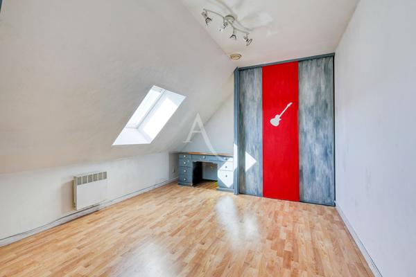 Maison familiale 5 chambres avec vie de plain-pied et beau jardin