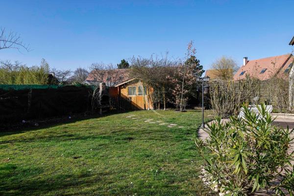Maison familiale 5 chambres avec vie de plain-pied et beau jardin