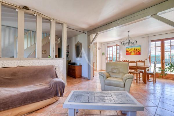 Maison familiale 5 chambres avec vie de plain-pied et beau jardin