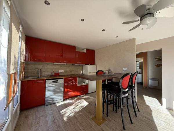 Appartement T2 avec un extérieur de 40m2 - LE LAVANDOU