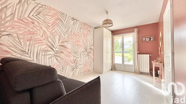 Maison 6 pièces de 163 m² à Bourg (33710)