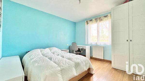 Maison 6 pièces de 163 m² à Bourg (33710)