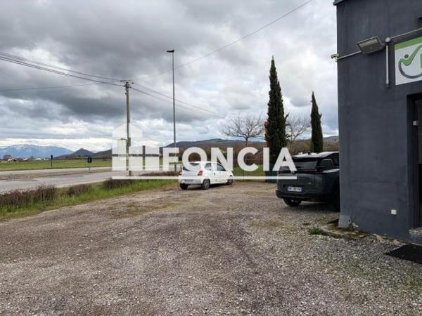 Location Local commercial 1 pièce - Saint-étienne-de-saint-geoirs 38590
