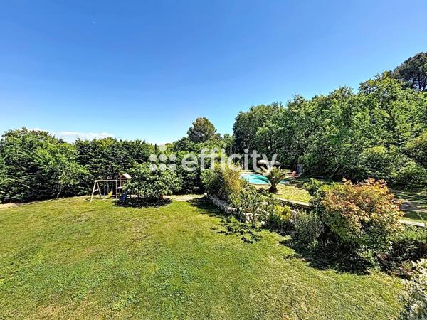 Maison
         6 pièces
        - 255 m² Bien prestige 1 490 000 € *