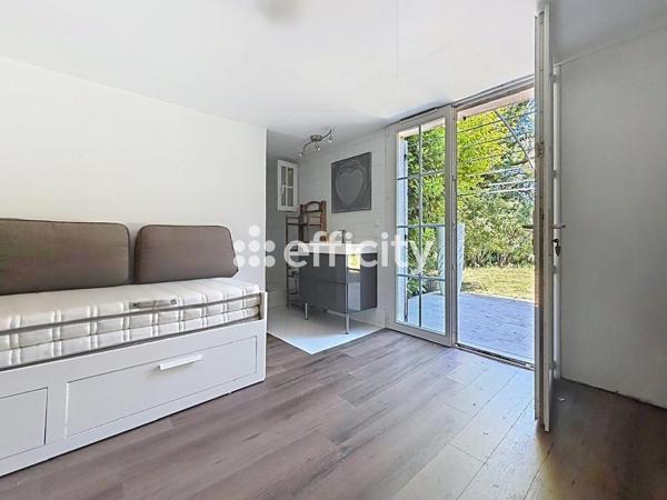 Maison
         6 pièces
        - 255 m² Bien prestige 1 490 000 € *