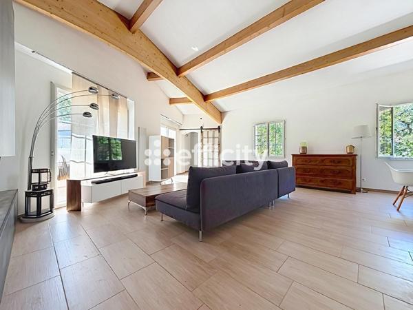 Maison
         6 pièces
        - 255 m² Bien prestige 1 490 000 € *