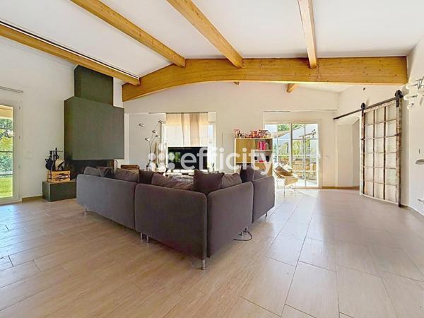Maison
         6 pièces
        - 255 m² Bien prestige 1 490 000 € *