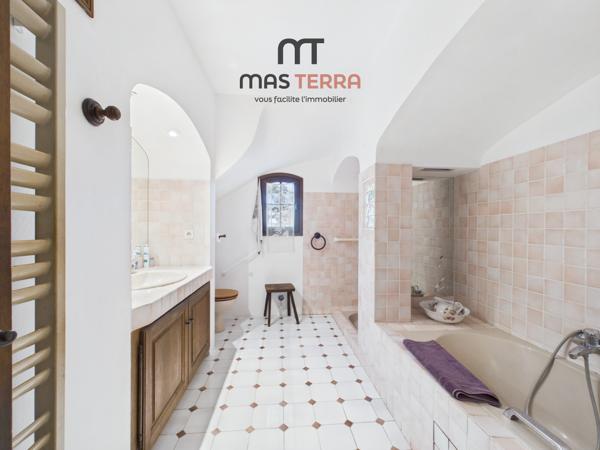 Maison
         5 pièces
        - 147 m² Bien prestige 730 000 €*