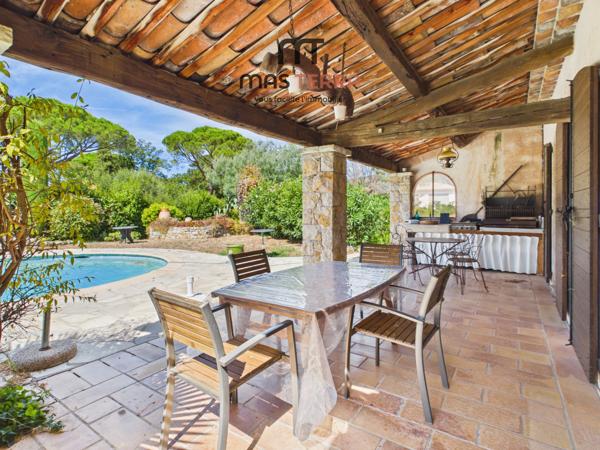 Maison
         5 pièces
        - 147 m² Bien prestige 730 000 €*