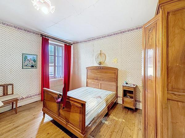 Ancienne maison de ville .