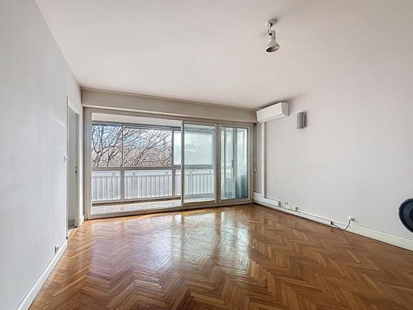 ROND POINT DU PRADO 5 pièce(s) Double destination Professionnelle Habitation 105m² parking