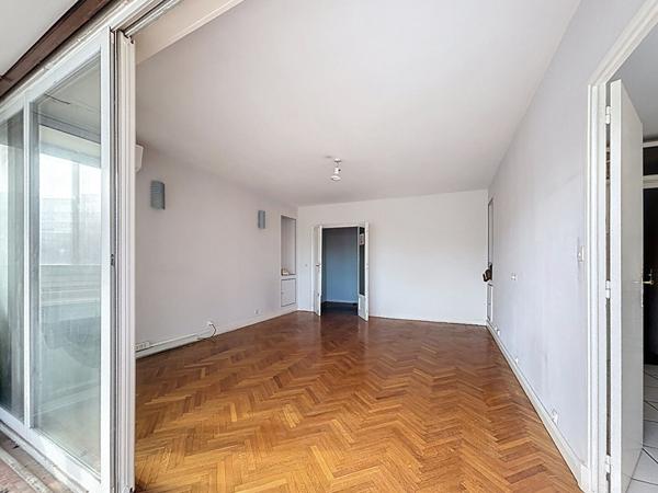 ROND POINT DU PRADO 5 pièce(s) Double destination Professionnelle Habitation 105m² parking