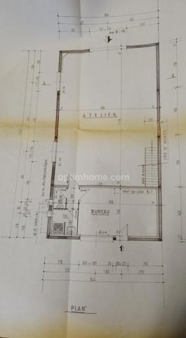 ANGOULEME. Garage de 239 m², jardin clos .