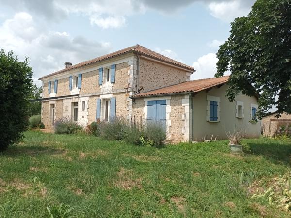 2 MAISONS CHARENTAISES - GRANGE - 2 HECTARES -