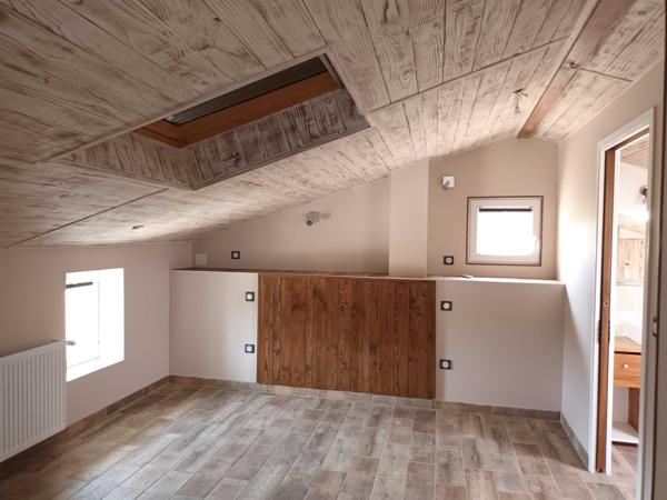 2 MAISONS CHARENTAISES - GRANGE - 2 HECTARES -