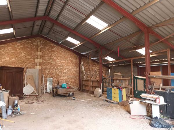 2 MAISONS CHARENTAISES - GRANGE - 2 HECTARES -