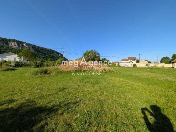 Terrain à VERTRIEU, 38390 - 378m²