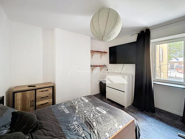 Millau (12100) Quartier gare // Maison de ville // 6 chambres // 2 terrasses // Stationnements privés