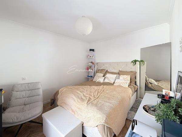 Millau (12100) Quartier gare // Maison de ville // 6 chambres // 2 terrasses // Stationnements privés