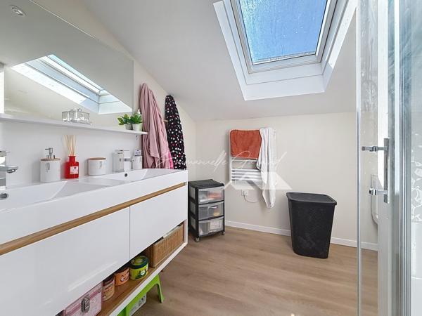 Millau (12100) Quartier gare // Maison de ville // 6 chambres // 2 terrasses // Stationnements privés