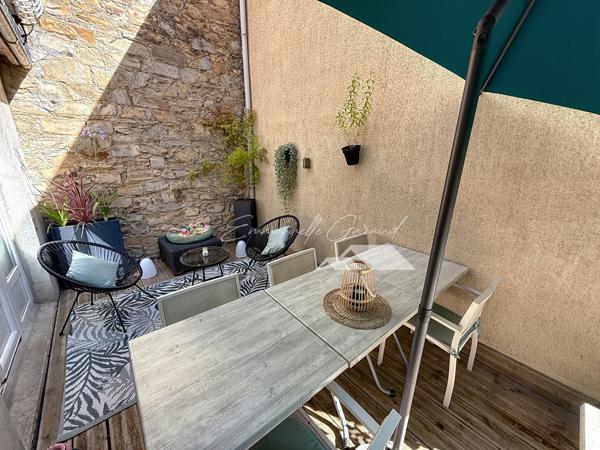 Millau (12100) Quartier gare // Maison de ville // 6 chambres // 2 terrasses // Stationnements privés