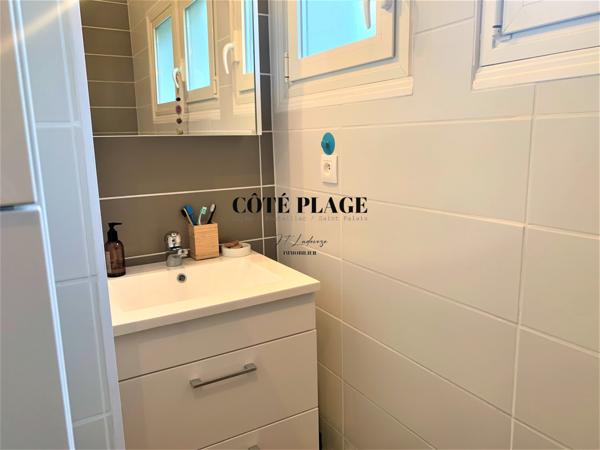 Royan (17200) Royan Maison année 60 rénovée 3 chambres quartier La Métairie. Au prix de 598 000 € HAI