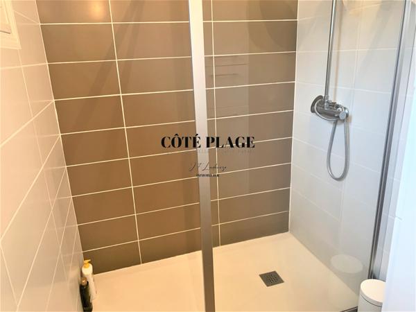 Royan (17200) Royan Maison année 60 rénovée 3 chambres quartier La Métairie. Au prix de 598 000 € HAI