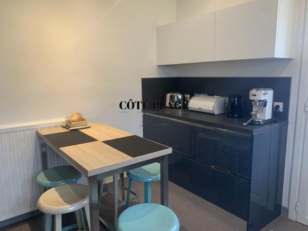 Royan (17200) Royan Maison année 60 rénovée 3 chambres quartier La Métairie. Au prix de 598 000 € HAI