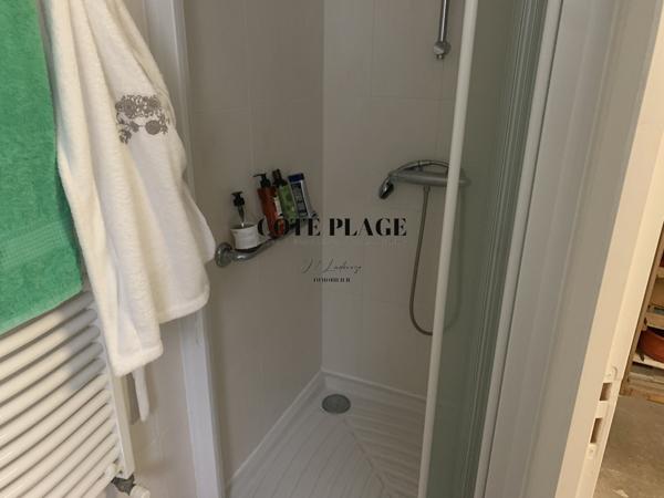 Royan (17200) Royan Maison année 60 rénovée 3 chambres quartier La Métairie. Au prix de 598 000 € HAI