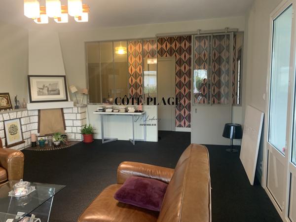 Royan (17200) Royan Maison année 60 rénovée 3 chambres quartier La Métairie. Au prix de 598 000 € HAI