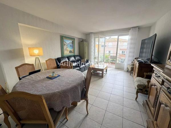 Vente                                                      Appartement
                        
                     3 pièces                      69 m2                     à Sainte-Maxime