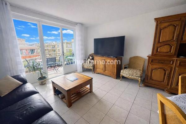 Vente                                                      Appartement
                        
                     3 pièces                      69 m2                     à Sainte-Maxime